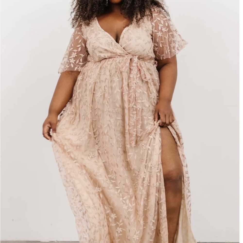 Baltic born - Marseille Embossed Maxi Dress - champagne